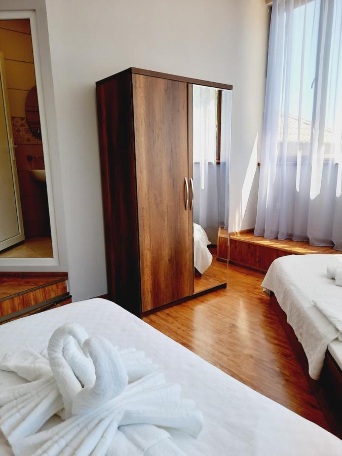 Inaisi Hotel Kutaisi Ngoại thất bức ảnh