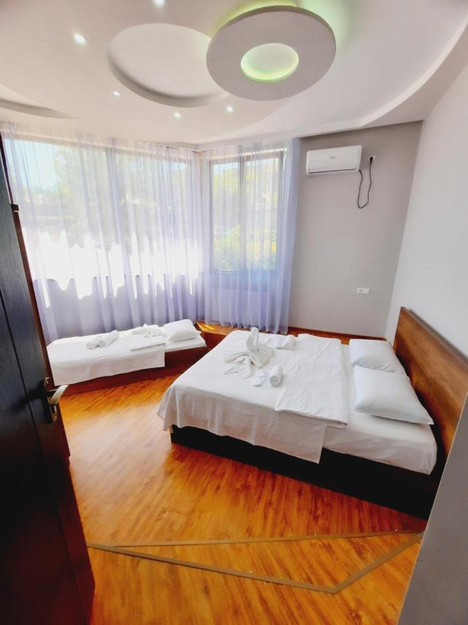 Inaisi Hotel Kutaisi Ngoại thất bức ảnh