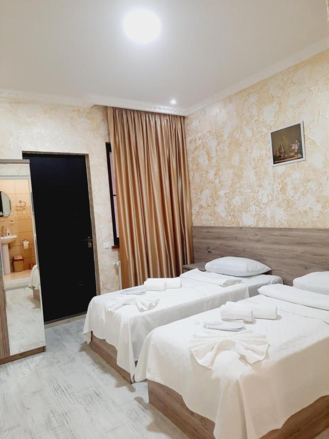 Inaisi Hotel Kutaisi Ngoại thất bức ảnh