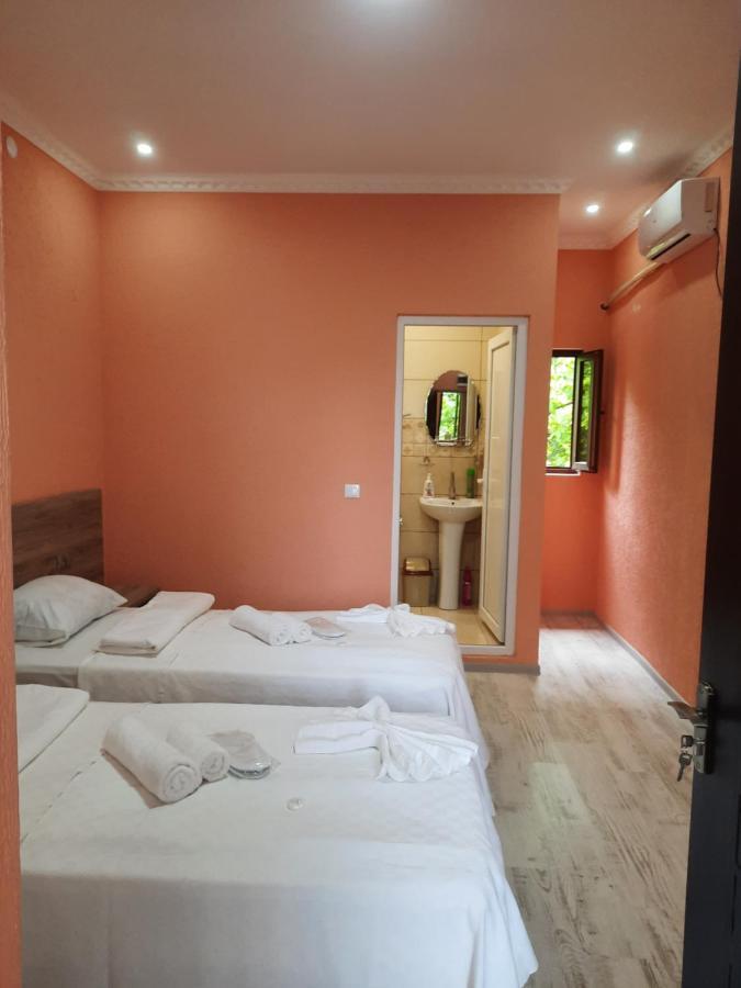 Inaisi Hotel Kutaisi Ngoại thất bức ảnh
