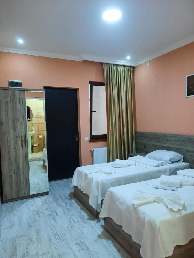 Inaisi Hotel Kutaisi Ngoại thất bức ảnh