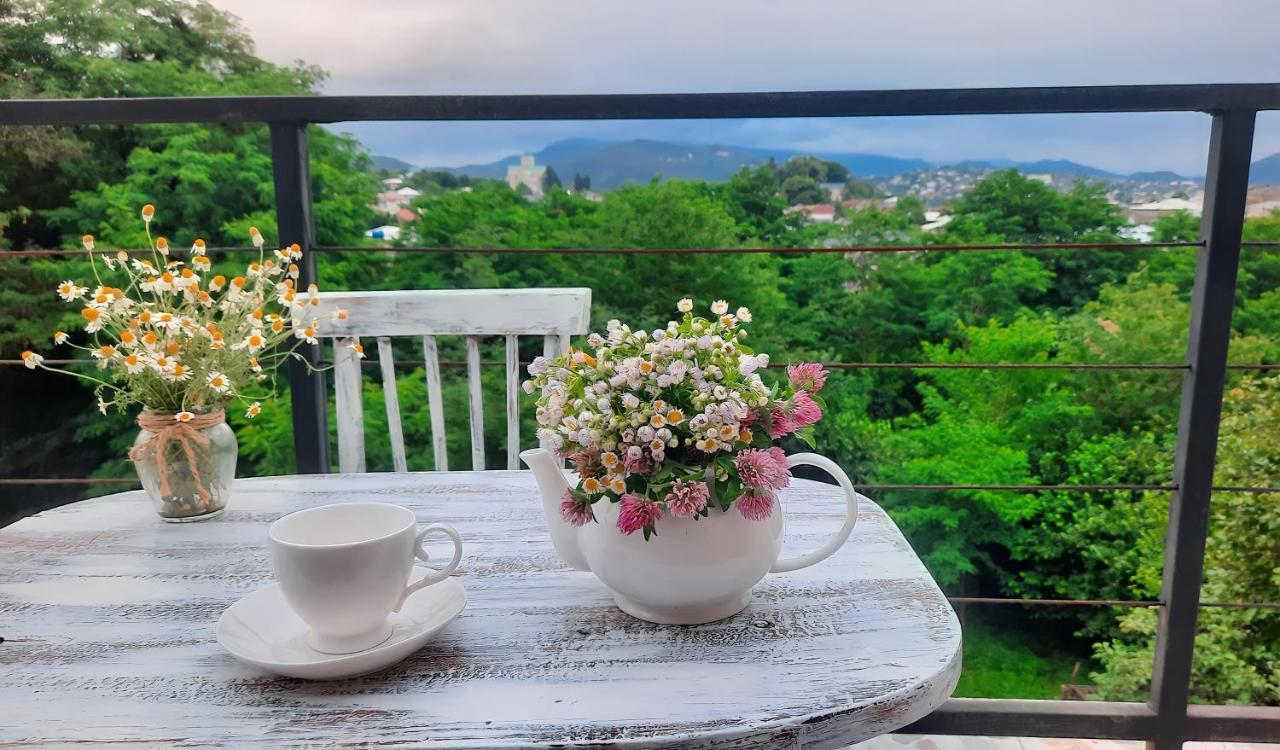 Inaisi Hotel Kutaisi Ngoại thất bức ảnh