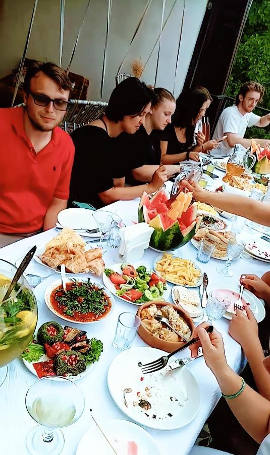 Inaisi Hotel Kutaisi Ngoại thất bức ảnh