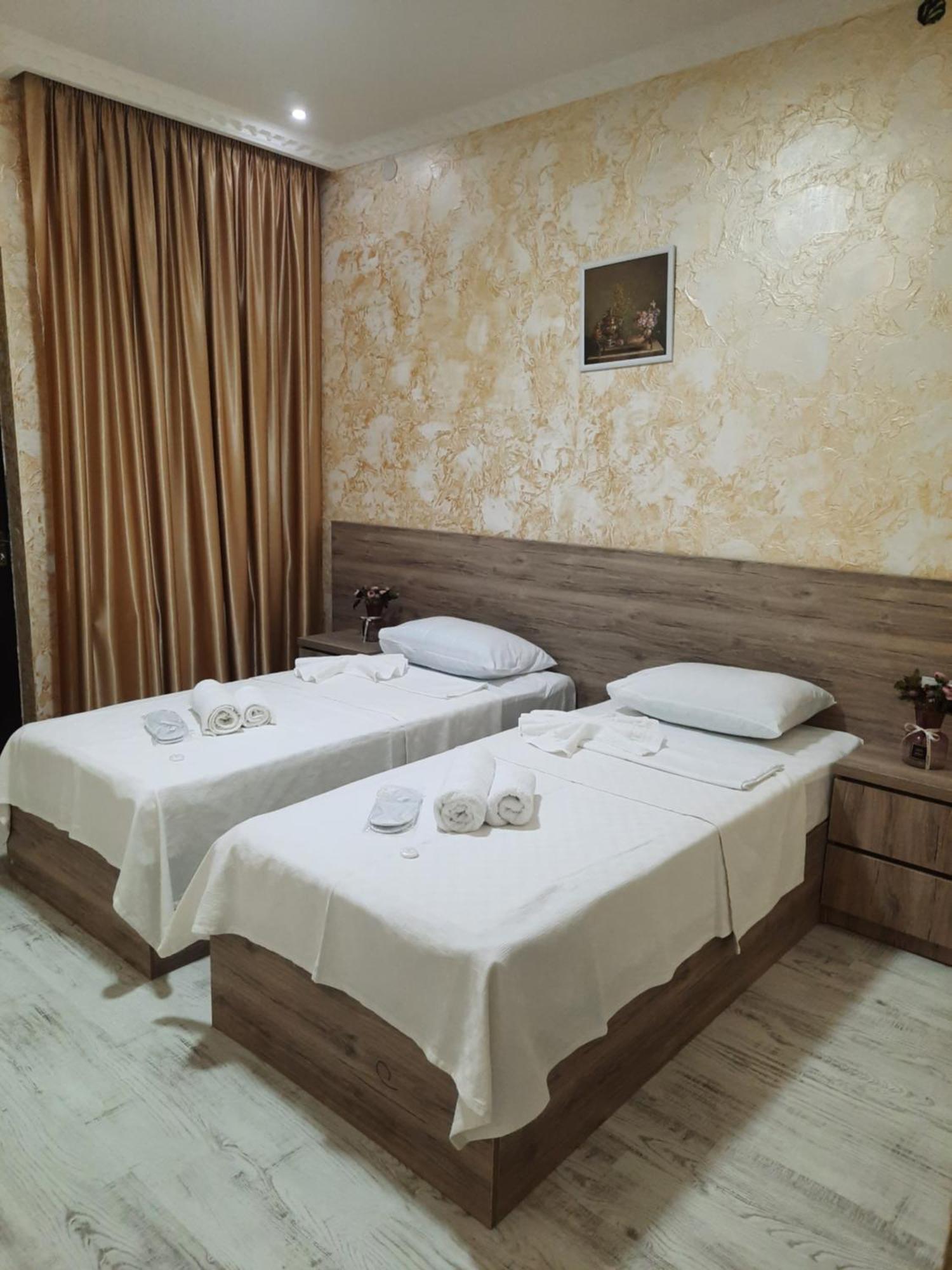 Inaisi Hotel Kutaisi Phòng bức ảnh