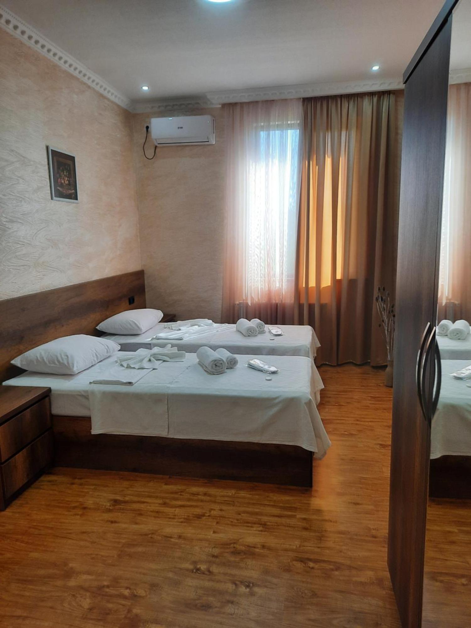 Inaisi Hotel Kutaisi Phòng bức ảnh