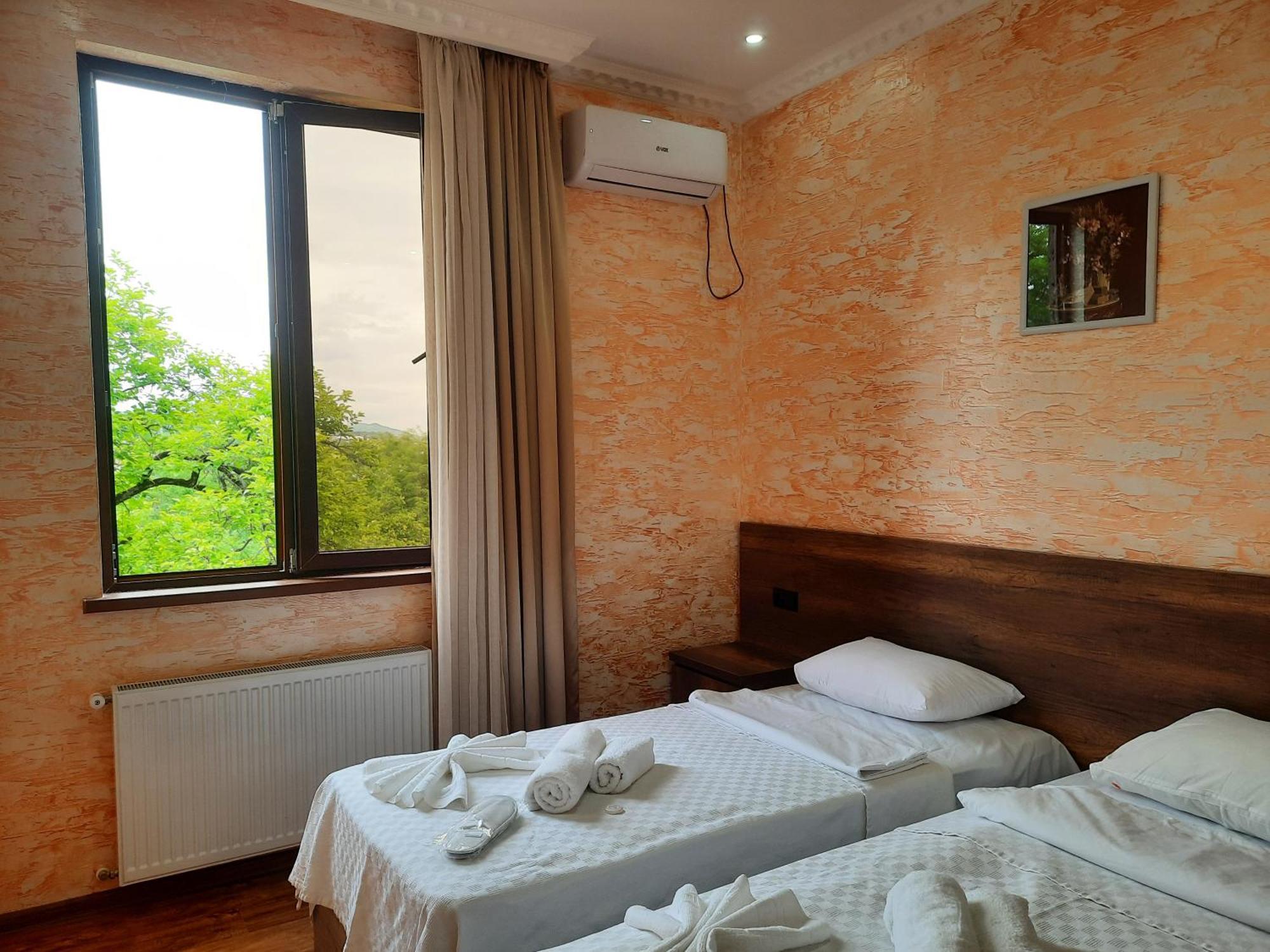 Inaisi Hotel Kutaisi Phòng bức ảnh