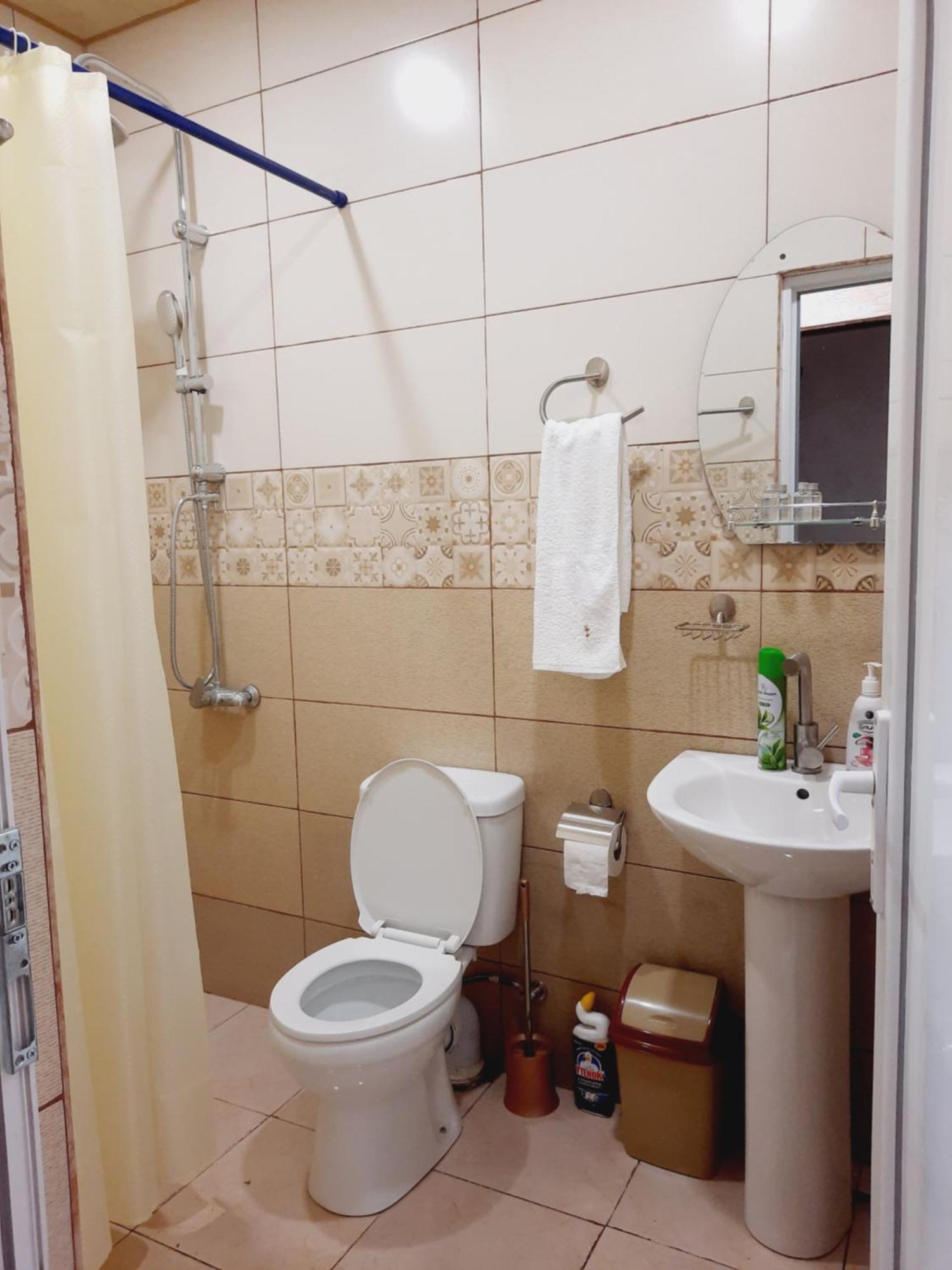 Inaisi Hotel Kutaisi Ngoại thất bức ảnh